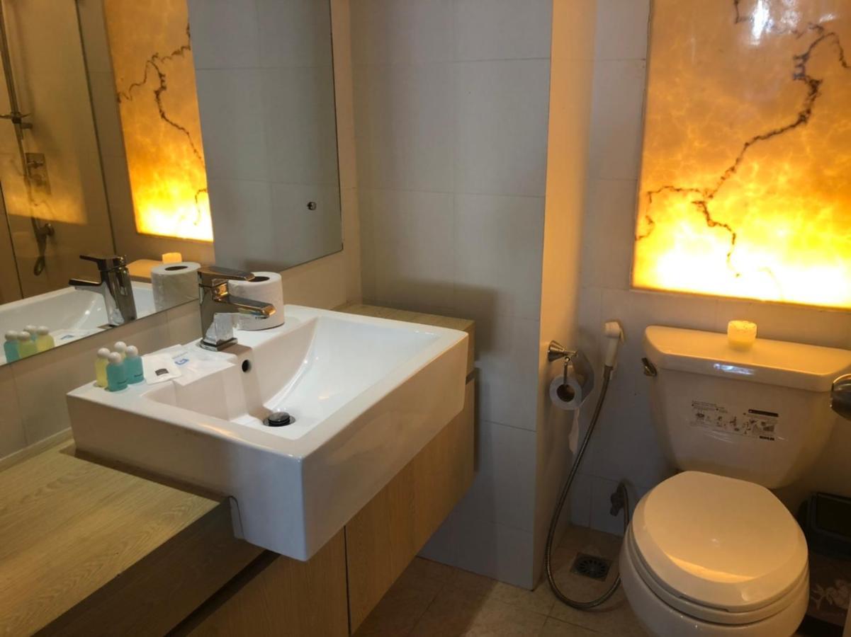 Atlantis Condo Resort Jomtien Bagian luar foto