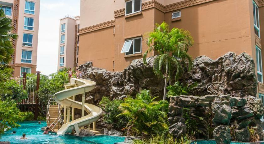 Atlantis Condo Resort Jomtien Bagian luar foto