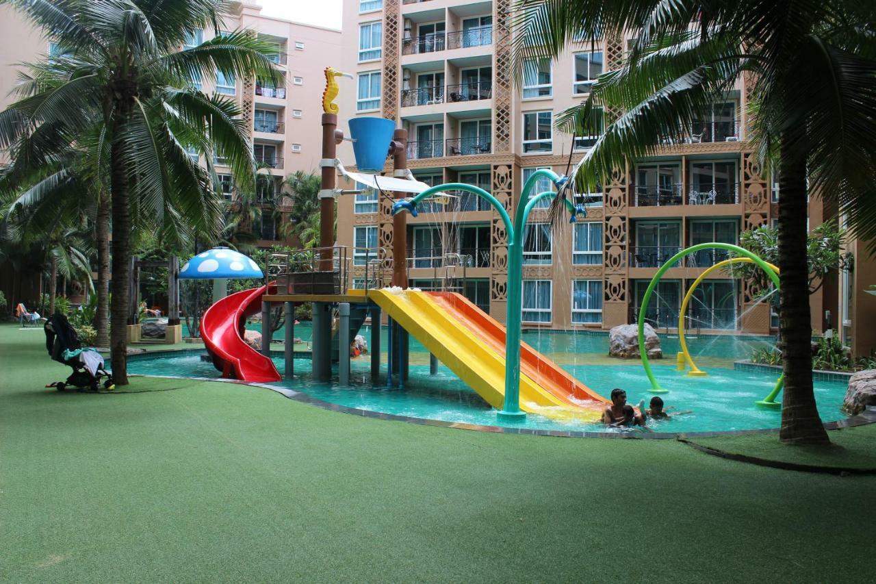 Atlantis Condo Resort Jomtien Bagian luar foto
