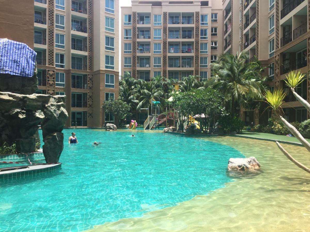Atlantis Condo Resort Jomtien Bagian luar foto