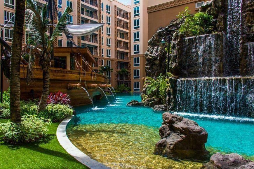Atlantis Condo Resort Jomtien Bagian luar foto