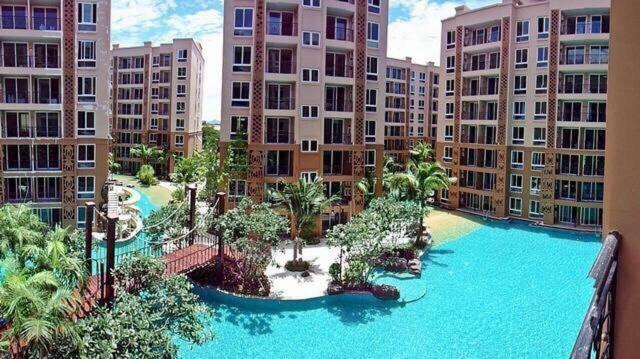 Atlantis Condo Resort Jomtien Bagian luar foto